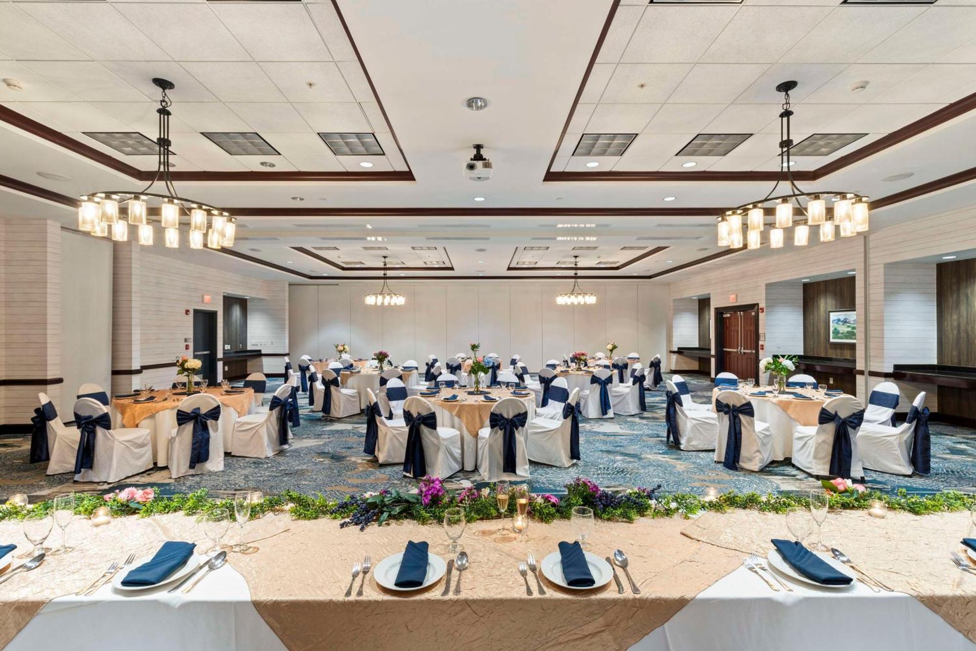 Hotel Doubletree By Hilton Front Royal Blue Ridge Shadows Extérieur photo