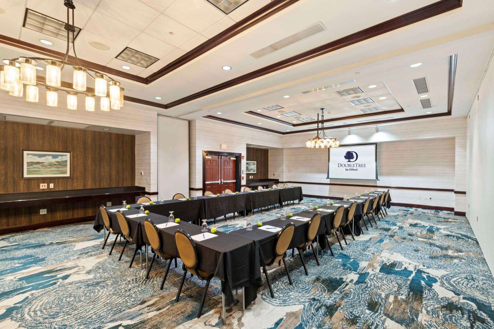 Hotel Doubletree By Hilton Front Royal Blue Ridge Shadows Extérieur photo