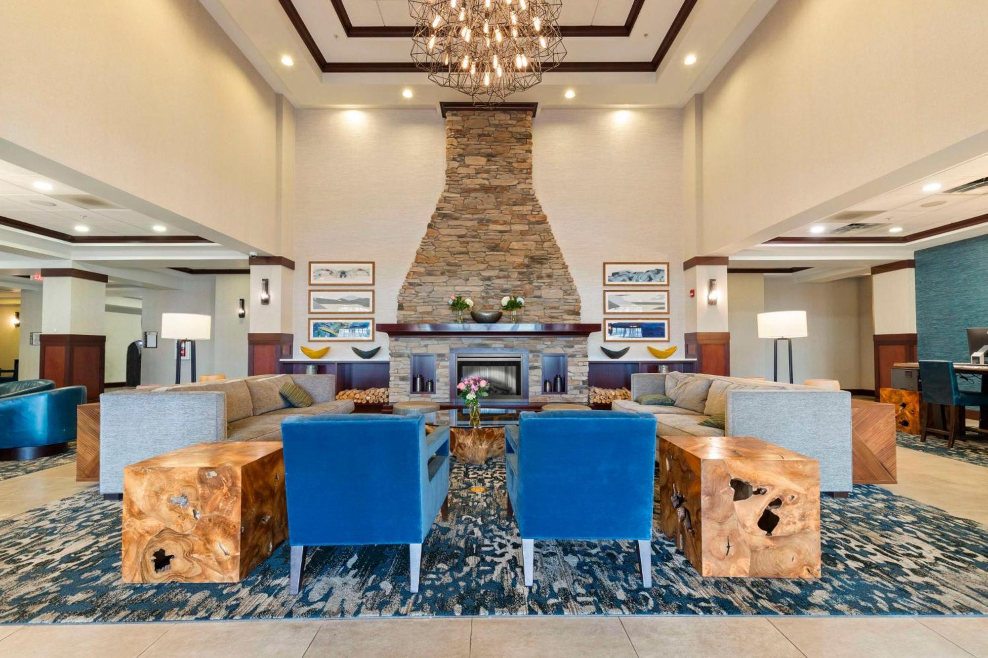Hotel Doubletree By Hilton Front Royal Blue Ridge Shadows Extérieur photo