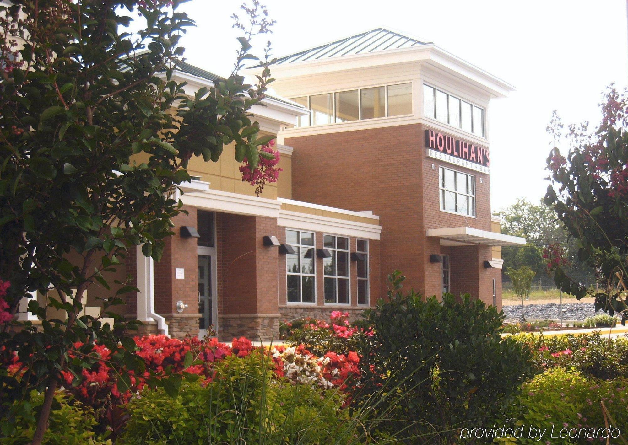 Hotel Doubletree By Hilton Front Royal Blue Ridge Shadows Extérieur photo